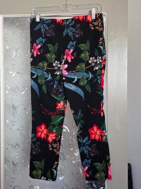 Beautiful colorful pants - size M